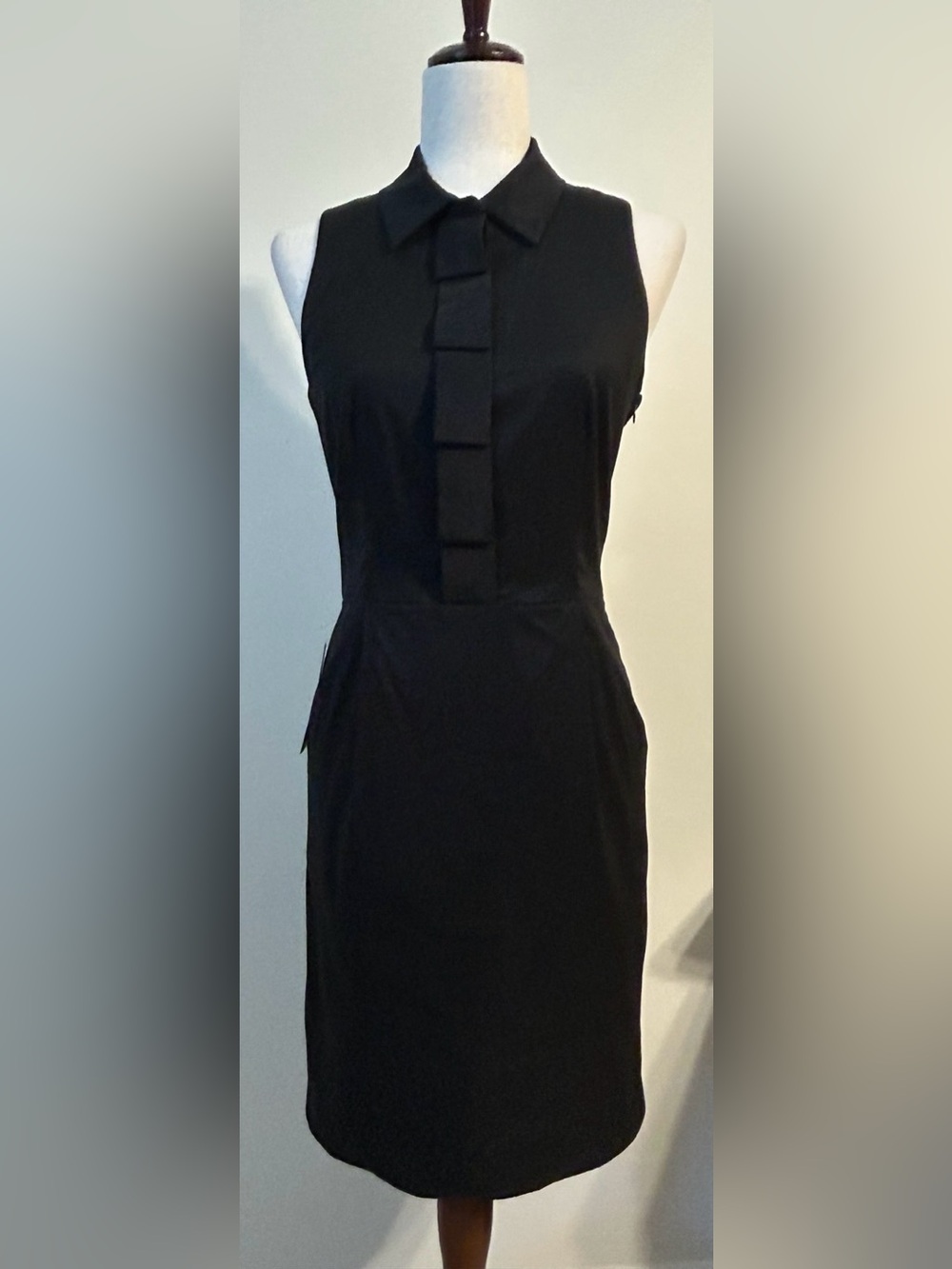 NWT Ann Taylor Black Ruffle Front Sheath Dress Sleeveless Size 4